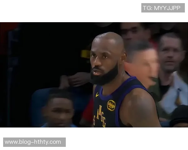 小尼克史密斯分享与年长对手对战经验强调简化篮球技巧的重要性 小尼克史密斯分享与年长对手对战经验强调简化篮球技巧的重要性