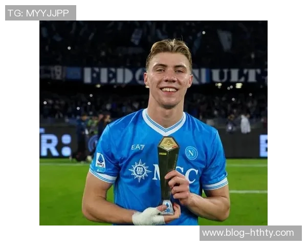 霍伊伦禁区内精彩抽射险些戴帽可惜高出横梁令人叹息